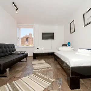 Peninsula Luxury Pensión